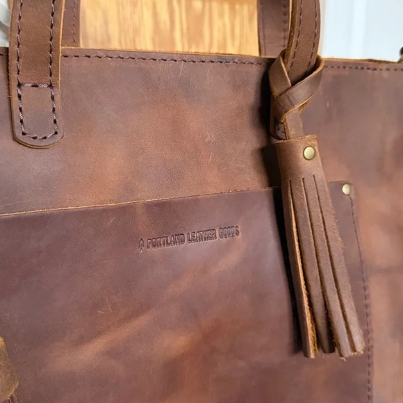 Canyon Medium Zip Crossbody w/ Tassel